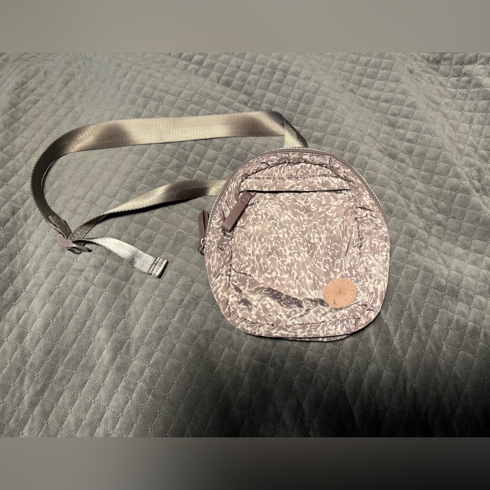 💜Danskin Lowry Sling Lavender Animal Print Backpack💜